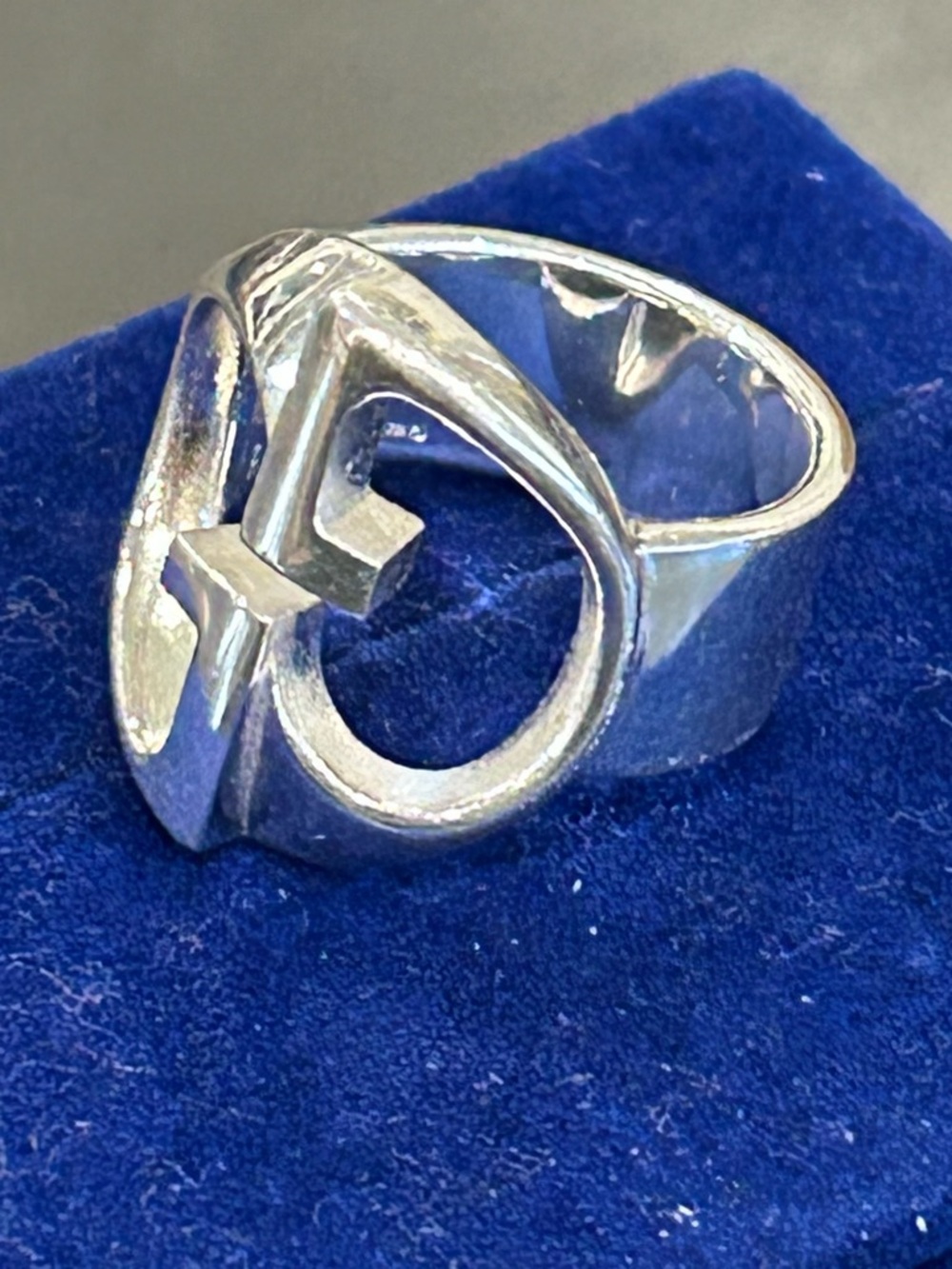 Gucci Silver Interlocking G Logo Women's Ring - Picture 6 of 7